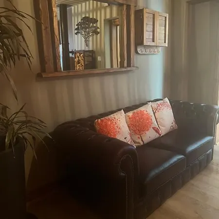Little Half Point Apartment
