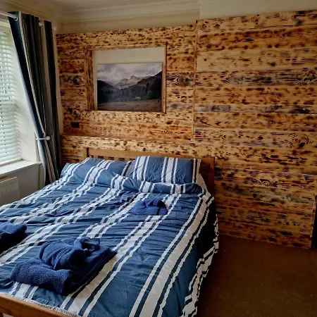 Little Half Point Apartament *