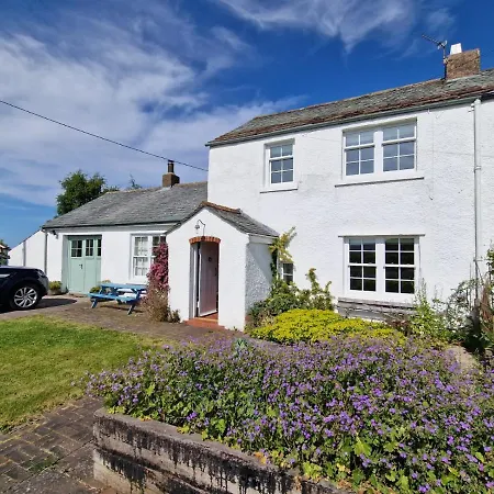 Little Half Point Apartament