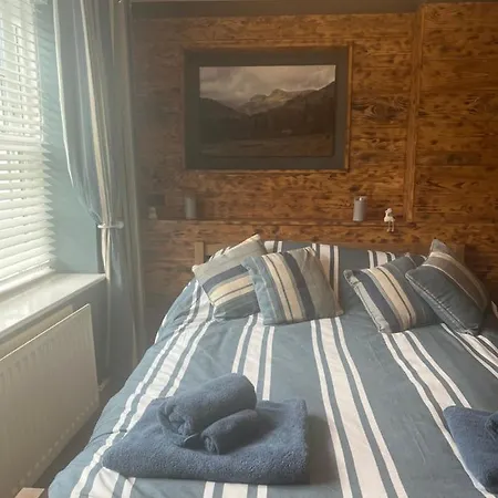 Little Half Point Apartament *